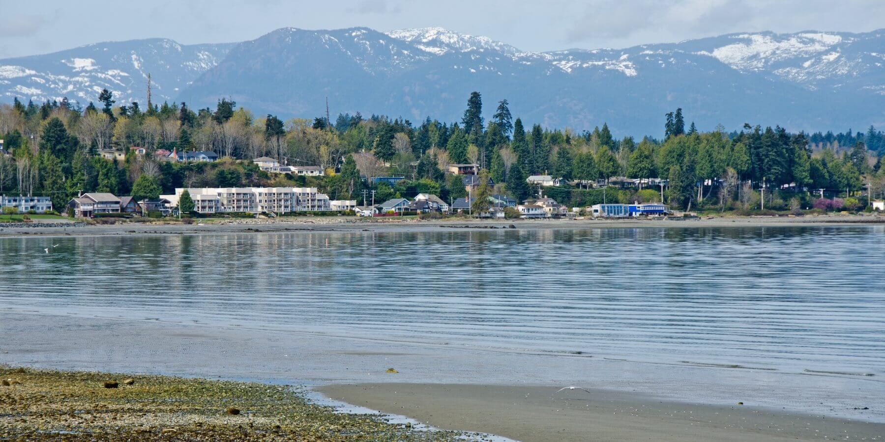 Qualicum Beach shoreline and ocean 